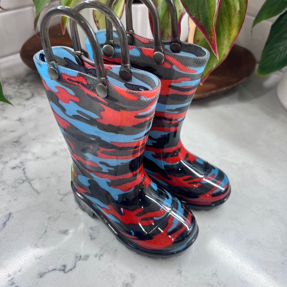 Western Chief Kids Beach Camo Lighted PVC Rain Boots Charcoal Red‎ Blue Size 5